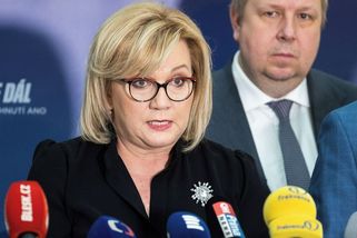 Cesta Aleny Schillerové vstříc řeckému kolapsu - Médium.cz